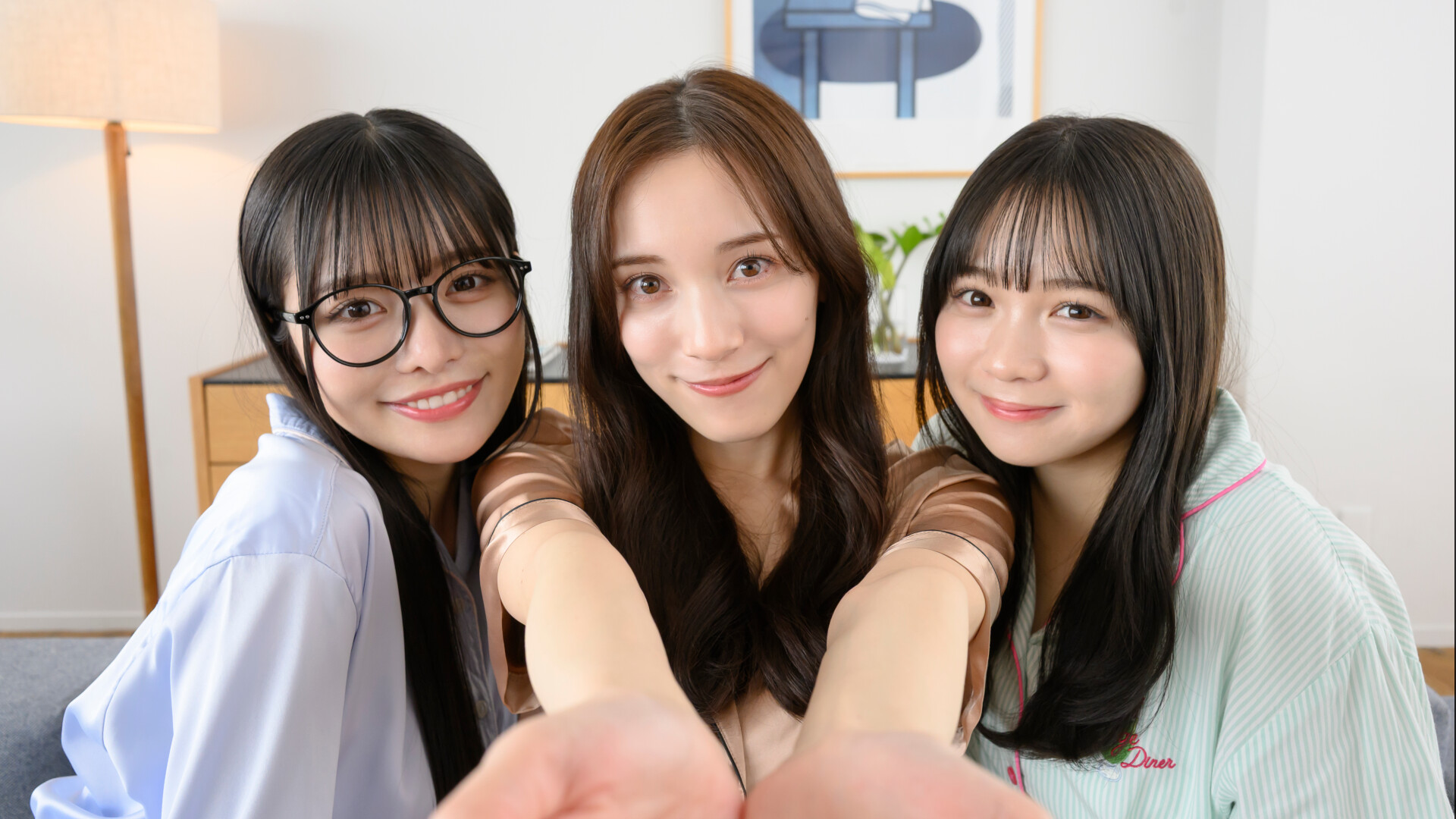 《HamKoi 转生为仓鼠的我与三姐妹的甜蜜生活》影-神游资源网